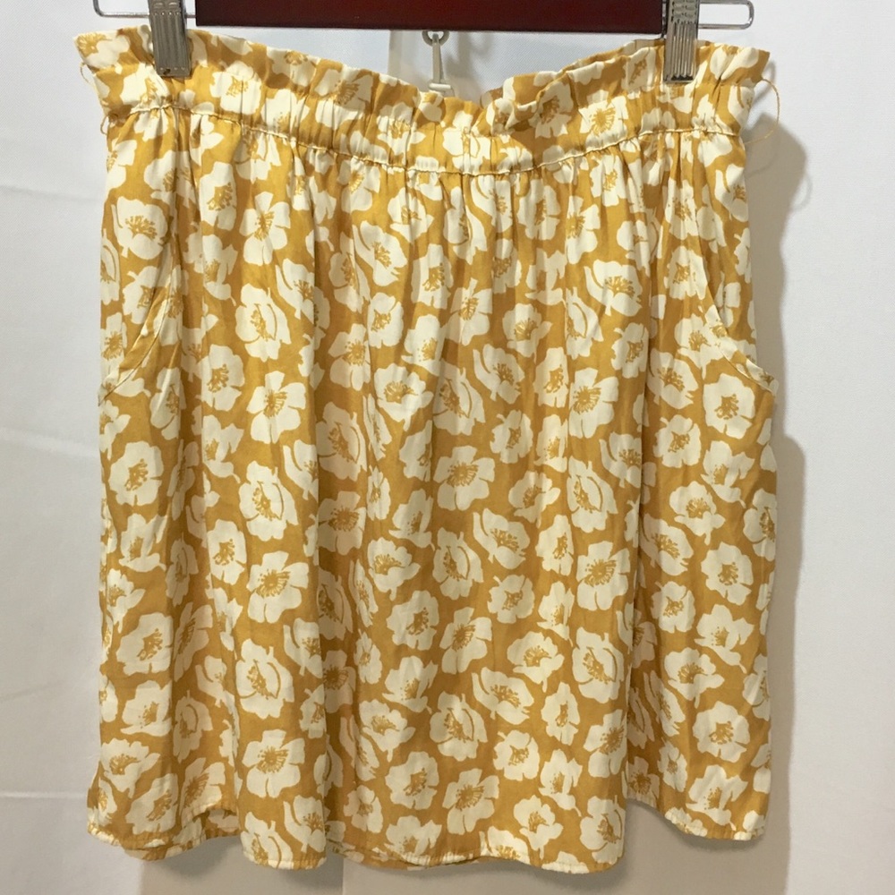 American Eagle Outfitters Mini  - M